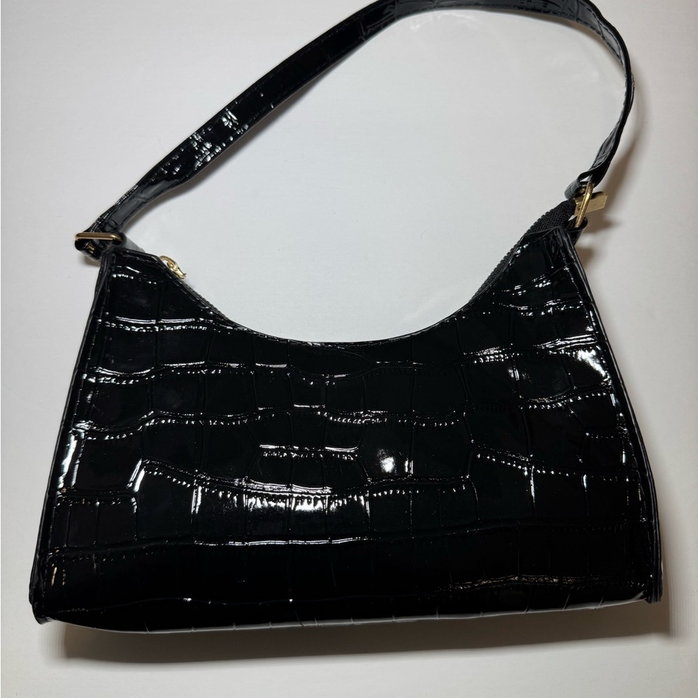 Glossy Black Crocodile-Pattern Shoulder Bag